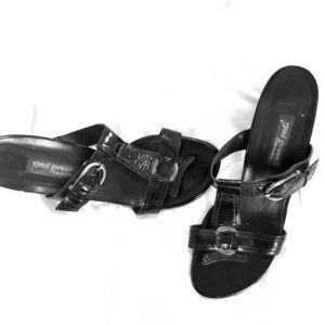 Paul Green black patent slide sandals